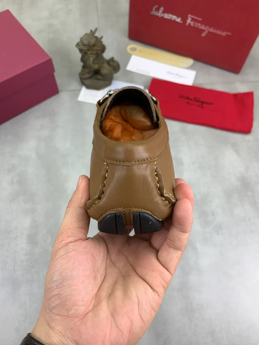 Men's shoes 💰P542 New model, high quality [Ferragamo/Ferragamo] Latest lazy slip-on shoes Original imported calfskin, imported cowhide lining + original luxury metal buckle + original combination outsole Comparison without pressure Code number: 38-45